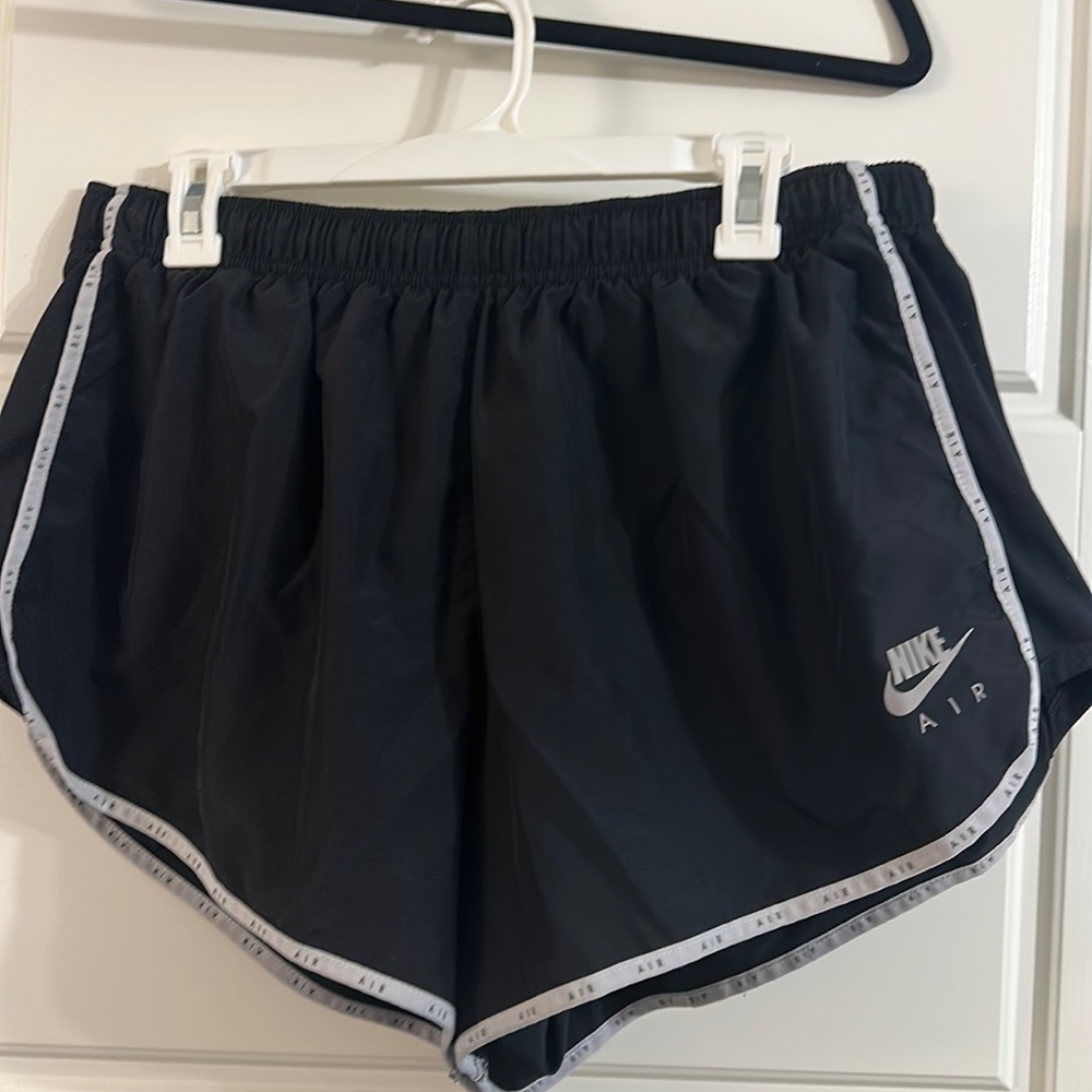 BLACK PLUS SIZE NIKE SHORTS